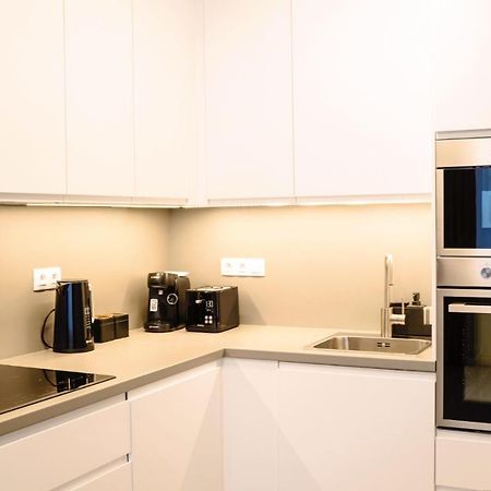 Tran Chien Apartment With Free Private Parking Praga Exterior foto